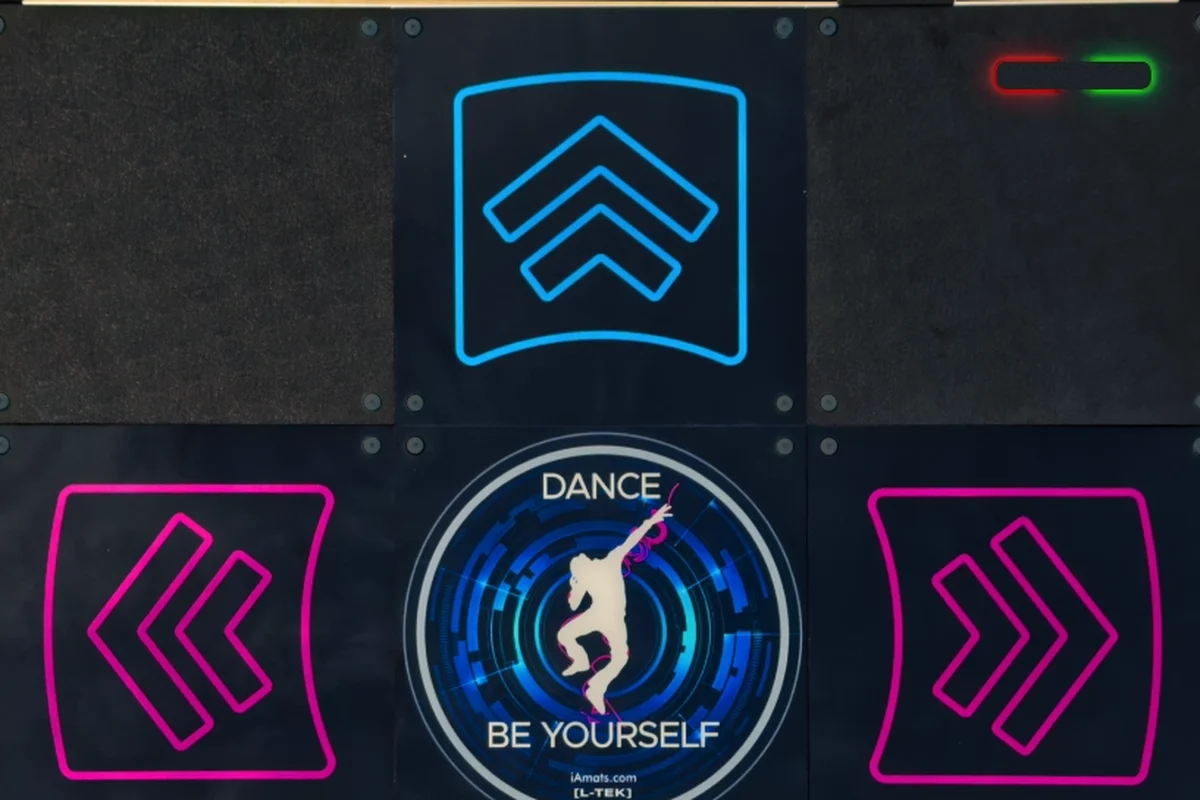 iAmats metal dance pad with lit arrow panels